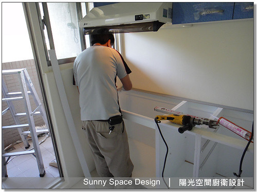 美耐門板與檯面接合細節