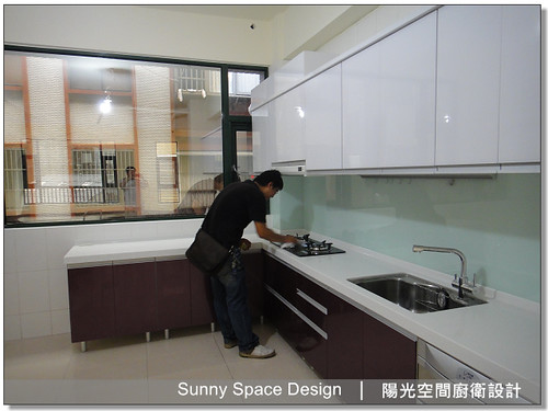 桃園永安路大L型上白下紫廚房全景