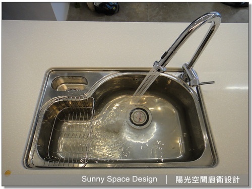 汐止康寧街純白結晶鋼烤開放式廚房全景