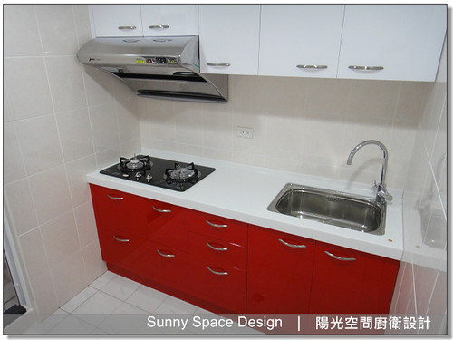 淡水沙崙路 199CM 紅色水晶門板廚房全景