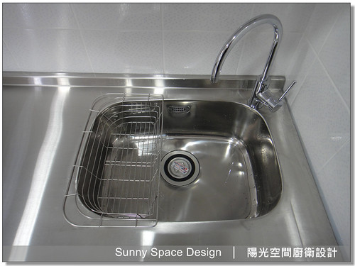 黑白系 BLUM 鋁抽不銹鋼廚房全景