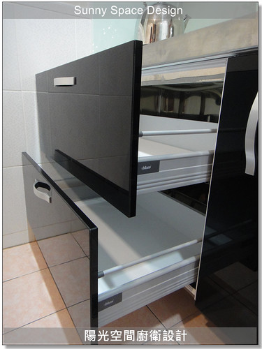 BLUM 鋁抽細節特寫