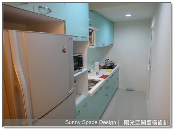 電器櫃45cm高度與同色側貼細節