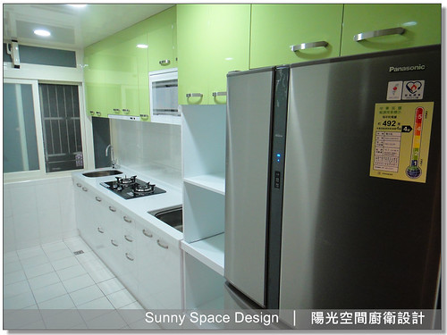 淺綠跳色六面結晶鋼烤門板特寫