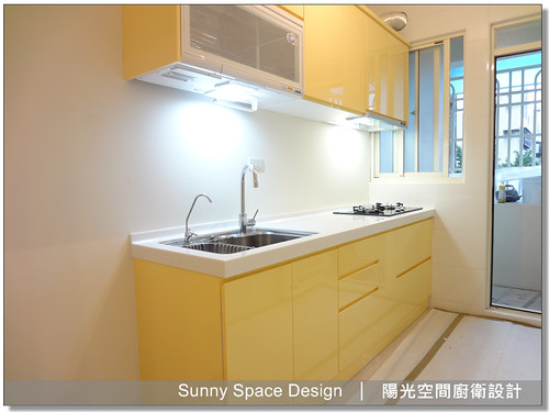 45度斜把手與六面結晶鋼烤門板細節