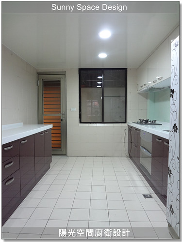 紫白雙色系廚具側面視角