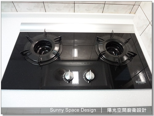 櫻花烘碗機搭配白色下櫃