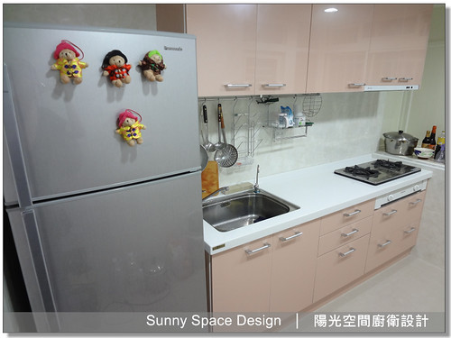 板橋大觀路粉紅系廚房全景