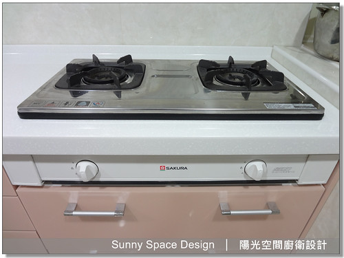 粉紅水晶門板近拍細節