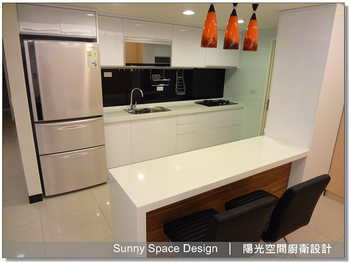 易利鉤底燈區氛圍照