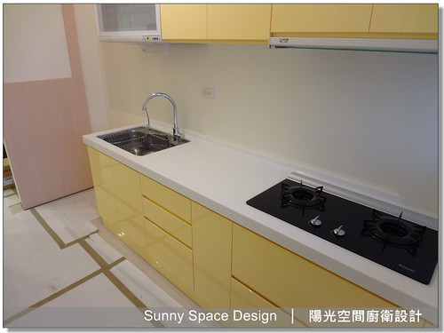 韓國人造石白色檯面與鵝頸龍頭