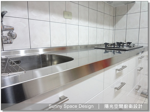 JT-1880 隱藏式抽油煙機與上櫃整合