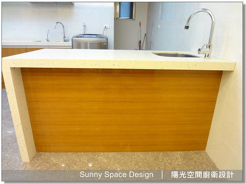 吧檯下方收納空間