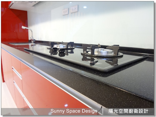 南港紅黑系現代風廚房全景