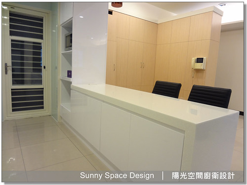 基隆樂利二街中島雜誌風廚房全景