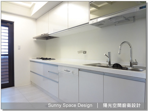 300cm 主廚房全景與高流明照明