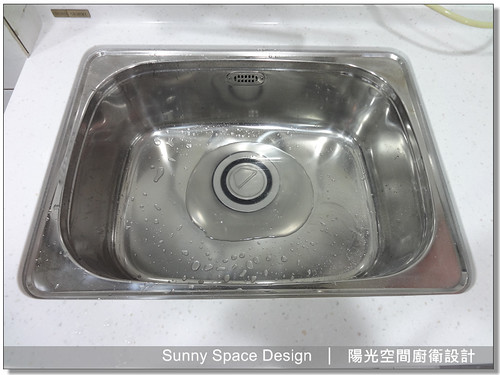 轉角五金小怪物拉出示範，提升 L 型廚房收納性