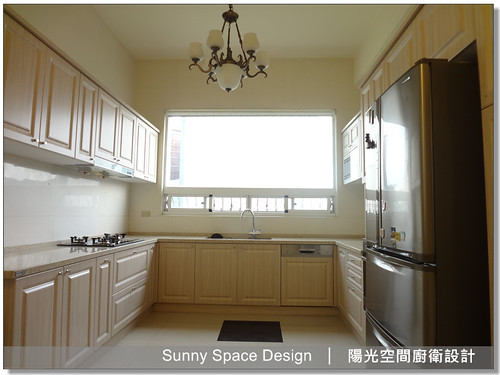 ㄇ字型下櫃與二字型上櫃全景