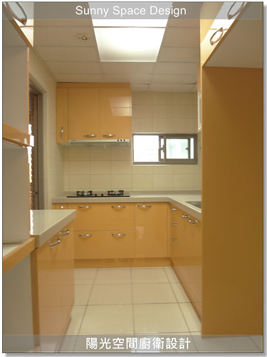 不銹鋼下櫃內部與五金拉籃