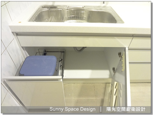 水槽下垃圾桶隱藏位置