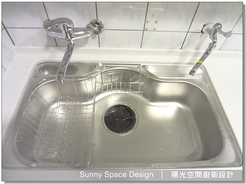 爐下大容量拉籃收納