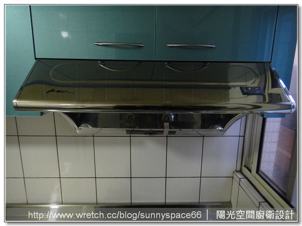 223cm一字型主廚具與深綠色門板