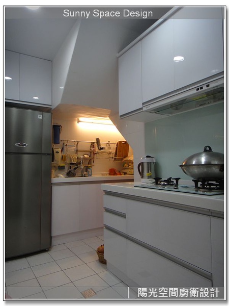 完工後清爽明亮的廚房氛圍