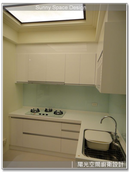 上封板設計與天花板接合