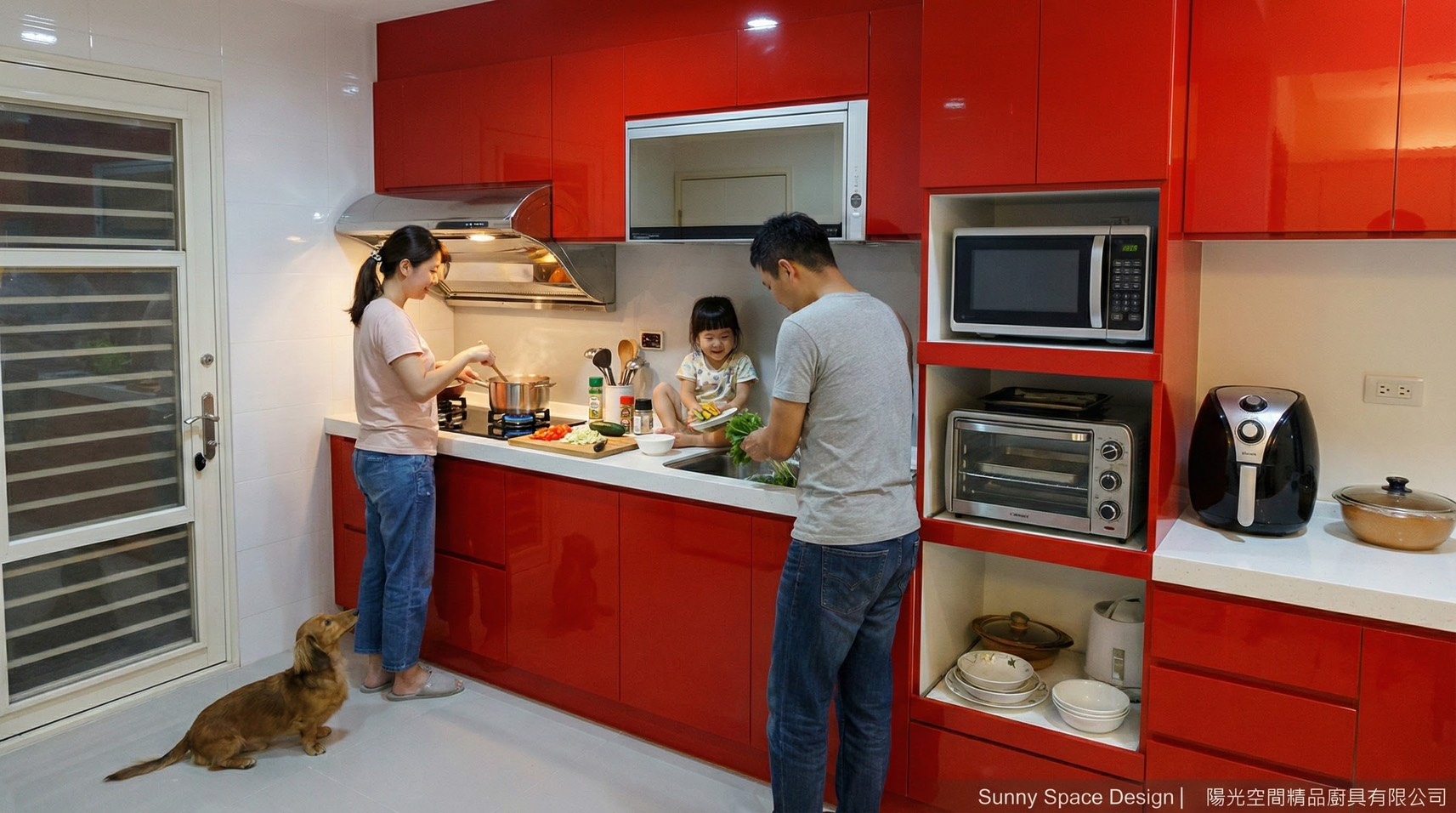 土城青雲路熱情大紅一字型廚具｜水晶門板 × 不銹鋼桶身｜陽光空間精品廚具有限公司