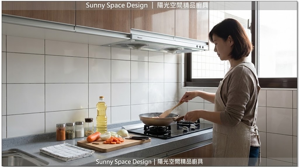 新莊後港一路木紋水晶門板廚房 × 三星人造石檯面 × 林內內焰爐｜陽光空間精品廚具