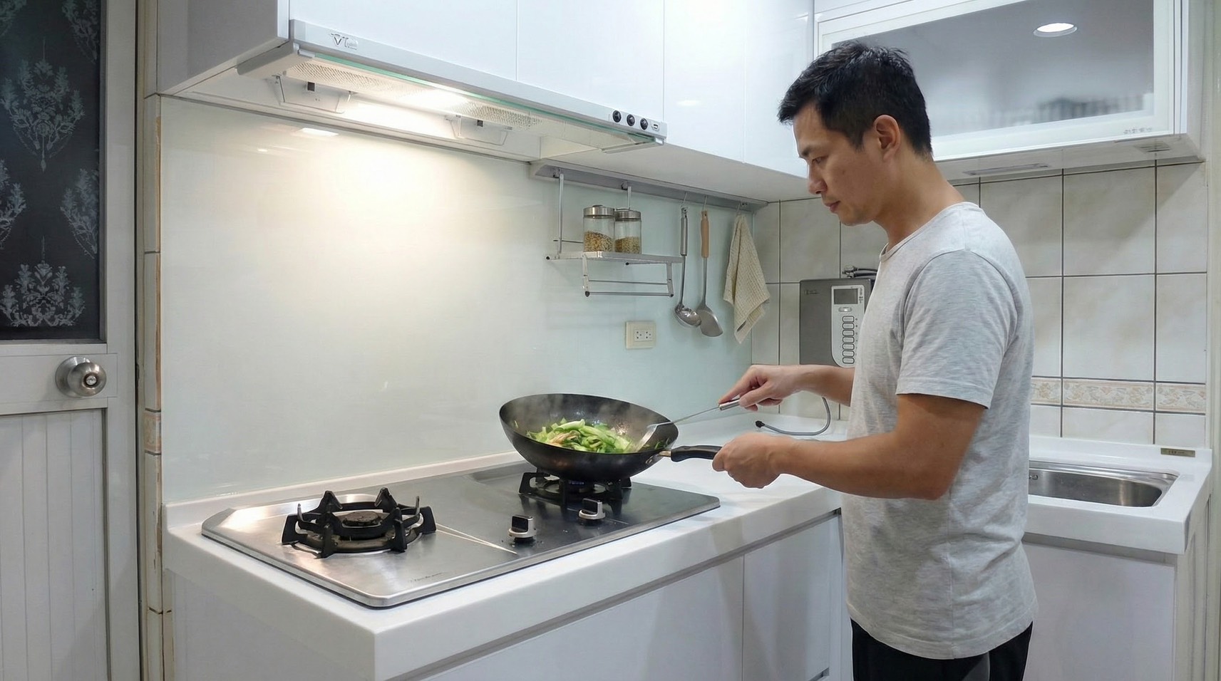 汐止白色 L 型廚具 三星人造石 水晶門板 電器平台櫃