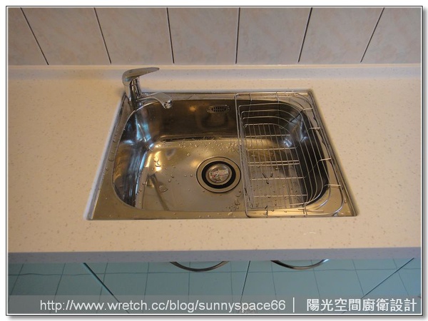 台北臥龍街一字型綠色廚具全景