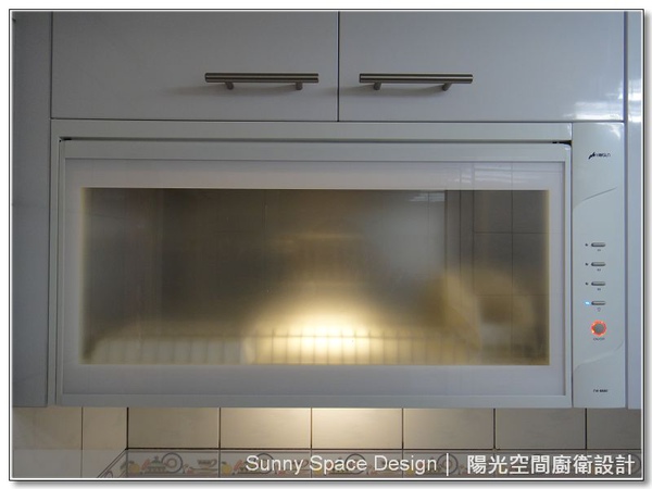 上淺下深的美耐板配色細節