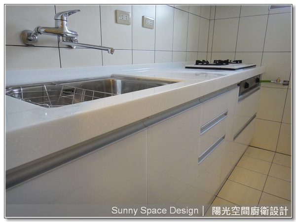 PVC天花板與嵌燈照明配置