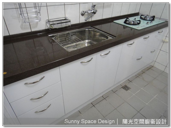 瓦斯爐下收納空間展示