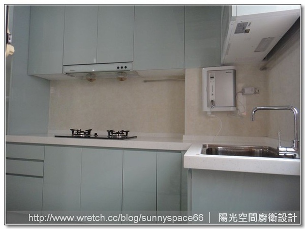 樑柱修弧與排風管包覆細節