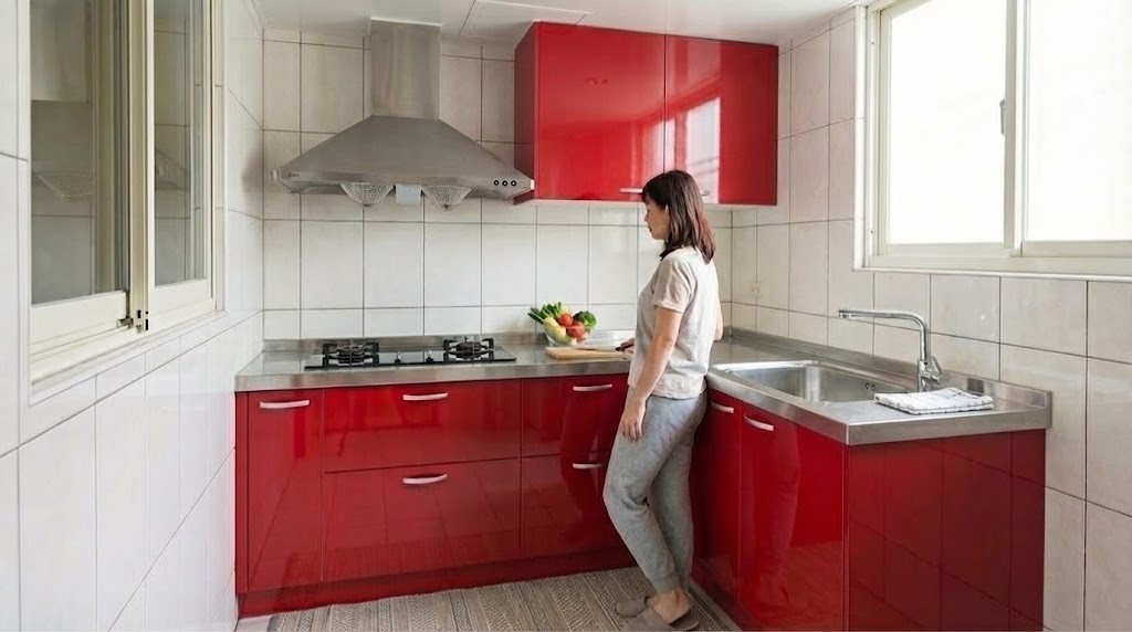 復興北路不銹鋼ㄇ字型廚具 大紅色水晶門板 林內蓮花爐