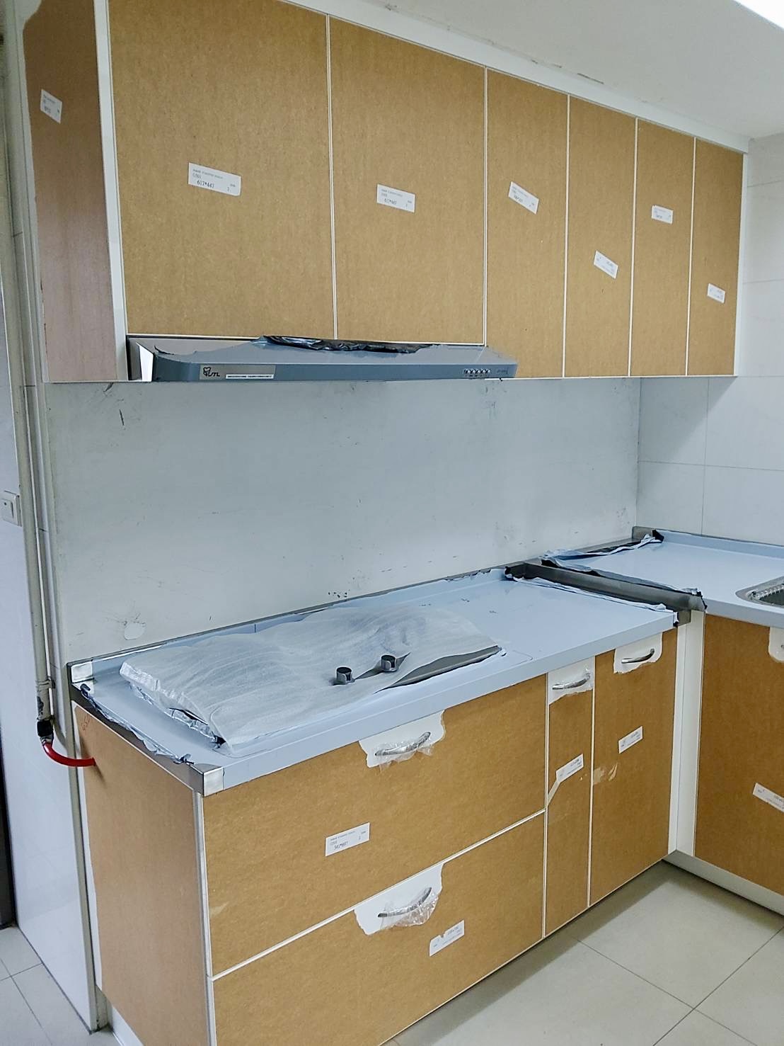 高低檯面交接細節 不鏽鋼插入接合工法