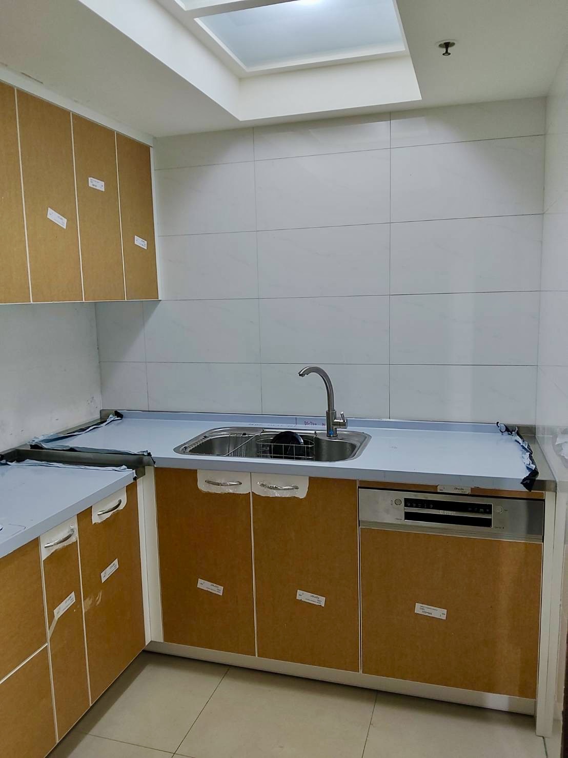 洗滌區與 BOSCH 半嵌洗碗機配置 不鏽鋼廚具