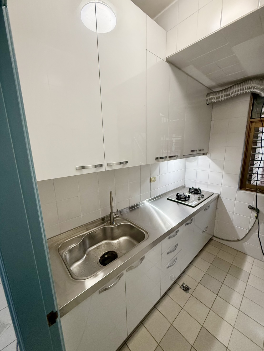 基隆暖暖街 完工全景與吊櫃加高 304不鏽鋼檯面