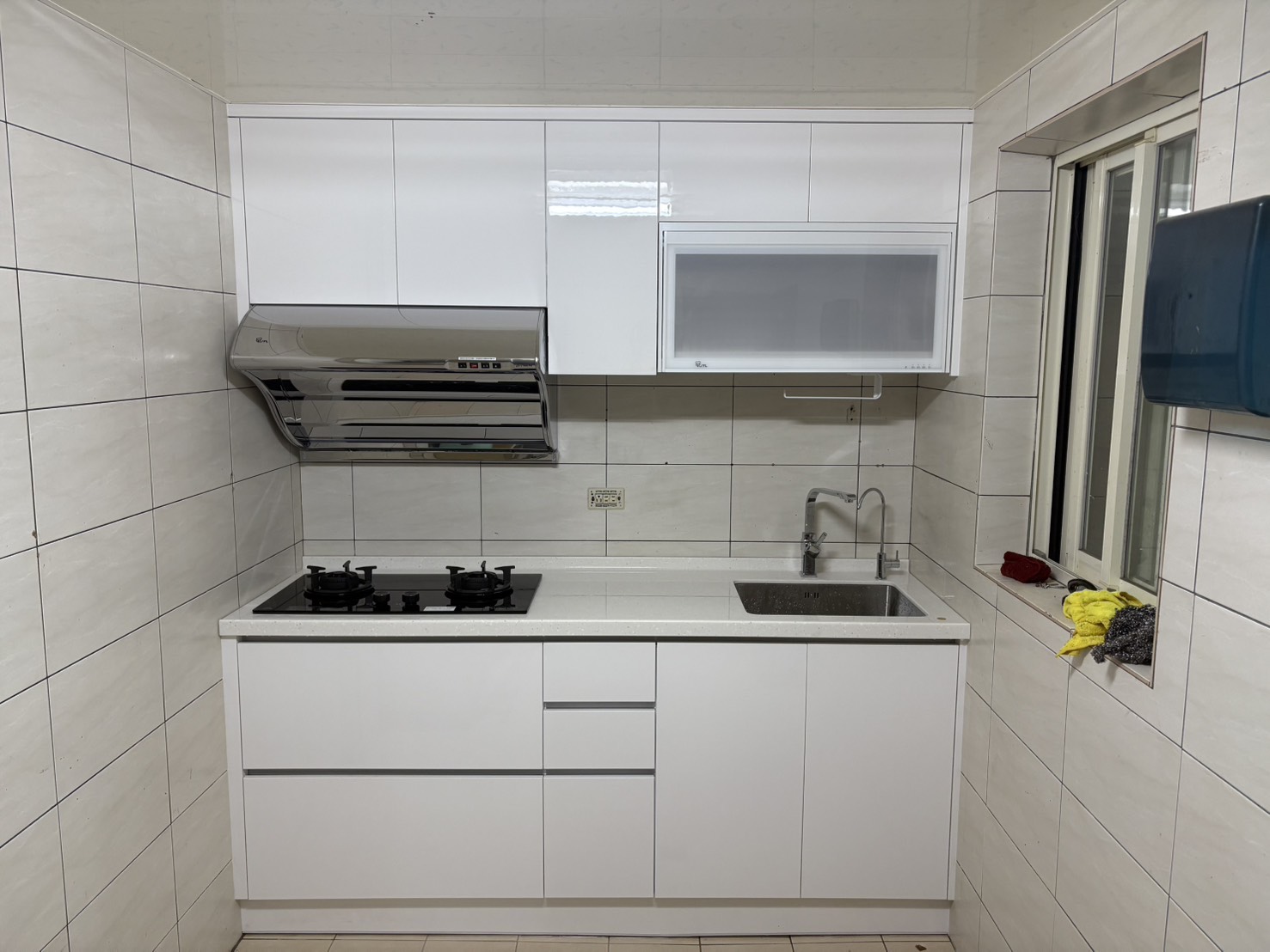 不鏽鋼單水槽與韓國人造石檯面細節