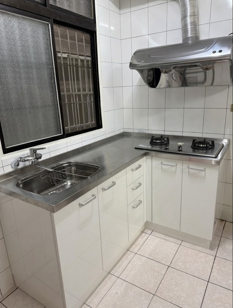 三重老屋L型廚具完工照 不鏽鋼檯面